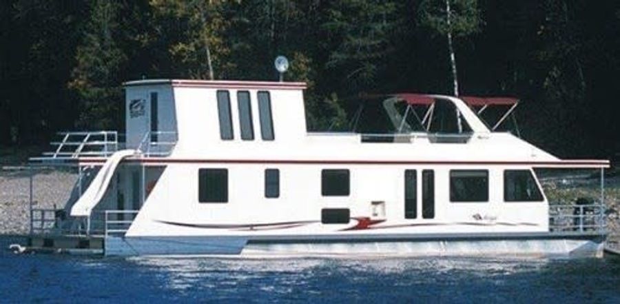 Sunshine Houseboat Vacations & Marina