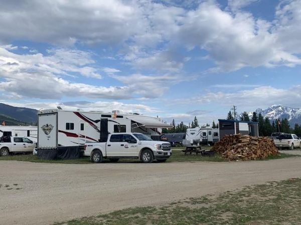 Valemount Pines Golf and RV Park
